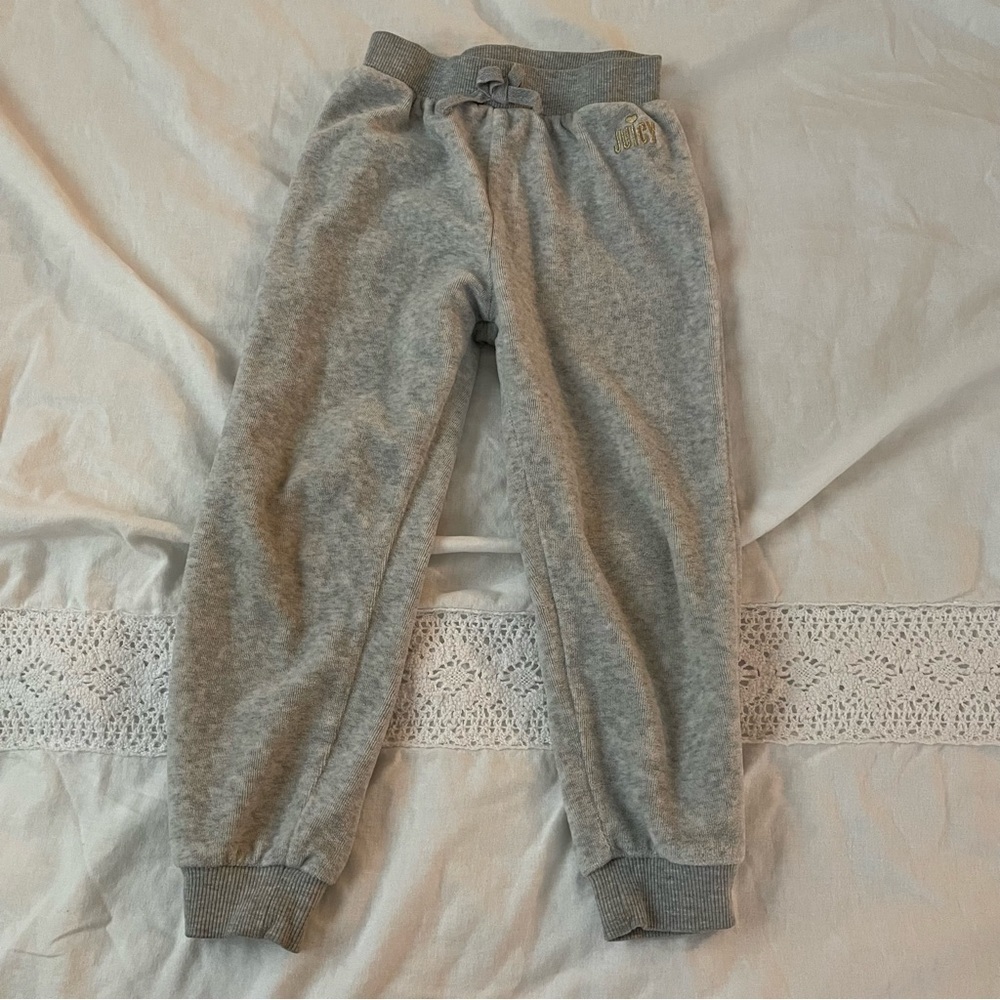 Juicy Couture Girls 4T Grey velvet joggers gold embroidery